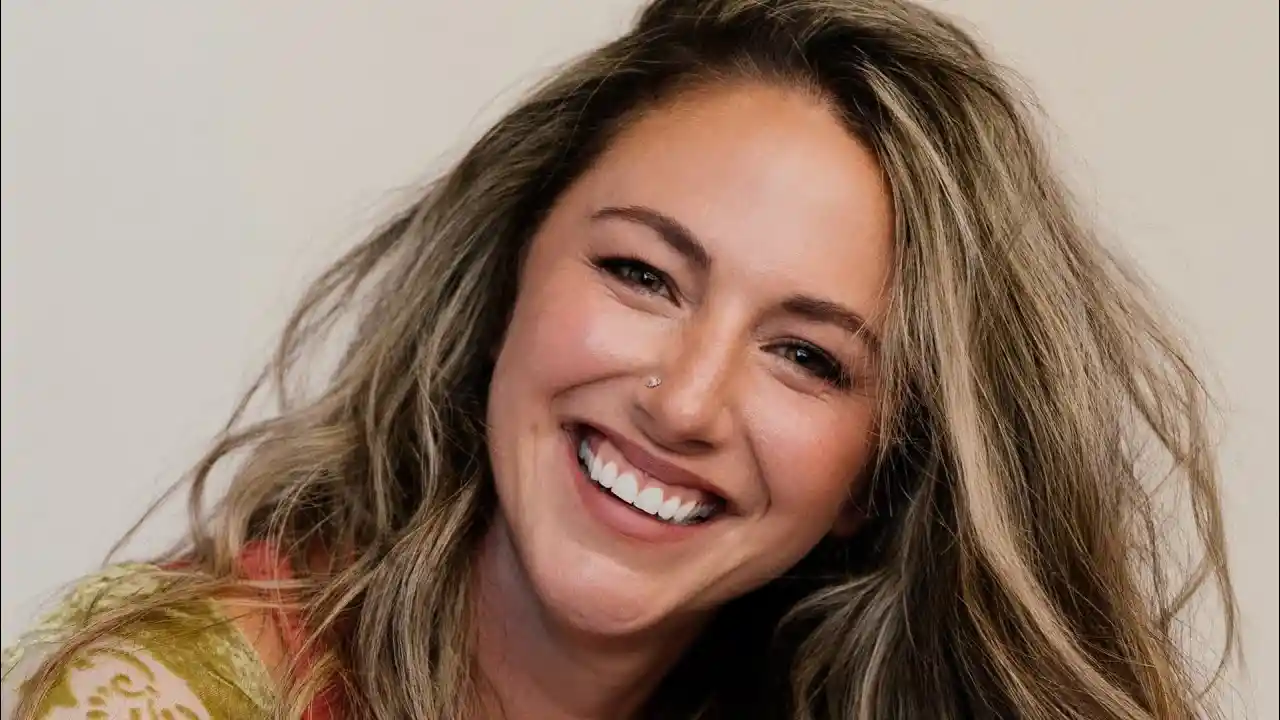 S4 E12 Annie Curtis, Therapist and Personal Trainer