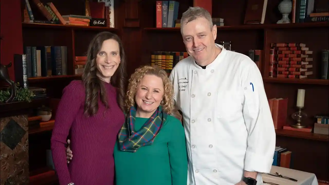 S4 E14 Delaney House/Holyoke St. Patrick's Day Parade